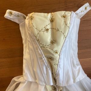 Taylor Swift ‘Love Story’ Music Video Dress